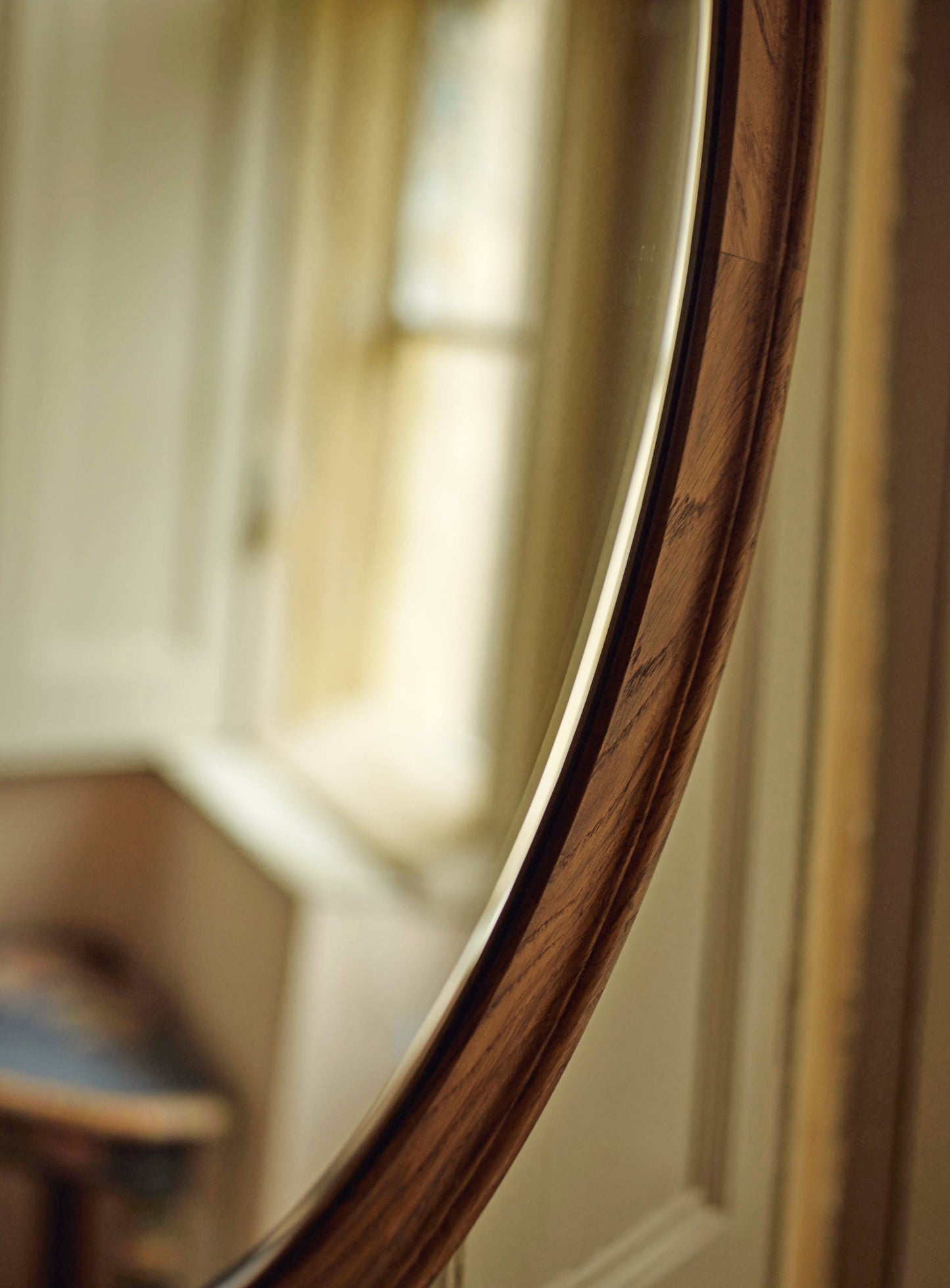 Oliver Oak Mirror, Oval