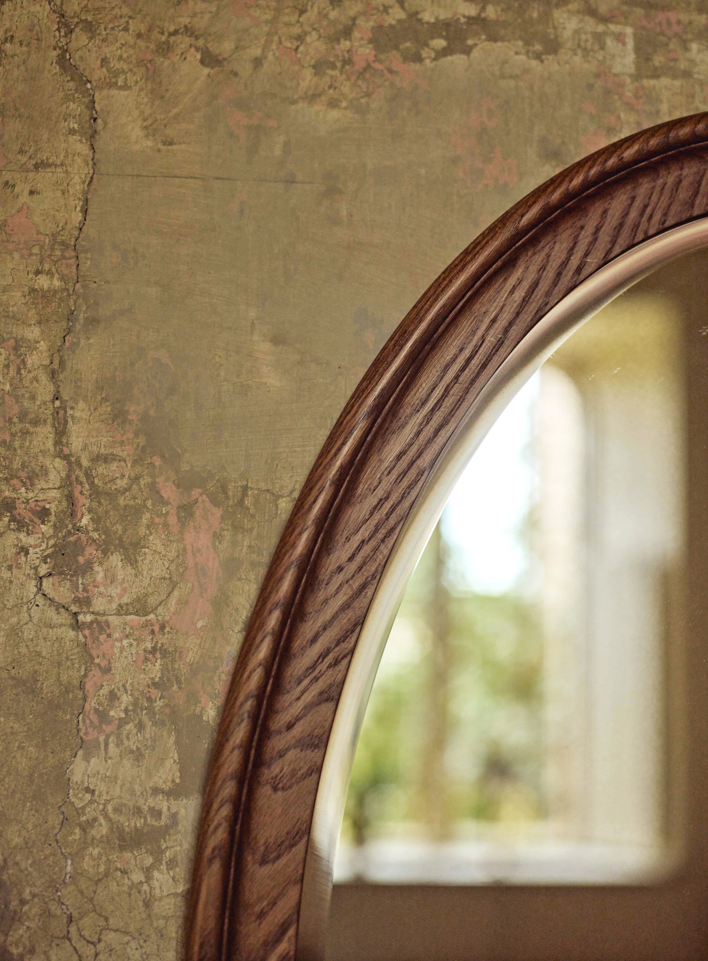 Oliver Oak Mirror, Oval